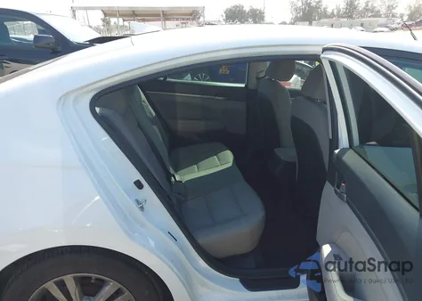 2017 Hyundai Elantra Se z USA, uszkodzony, nr VIN 5NPD84LF9HH045356